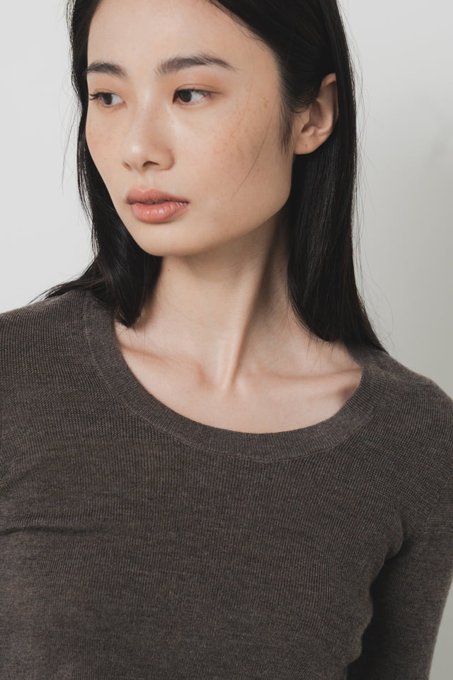 Premium 無縫羊毛針織衫-U領 (灰棕)