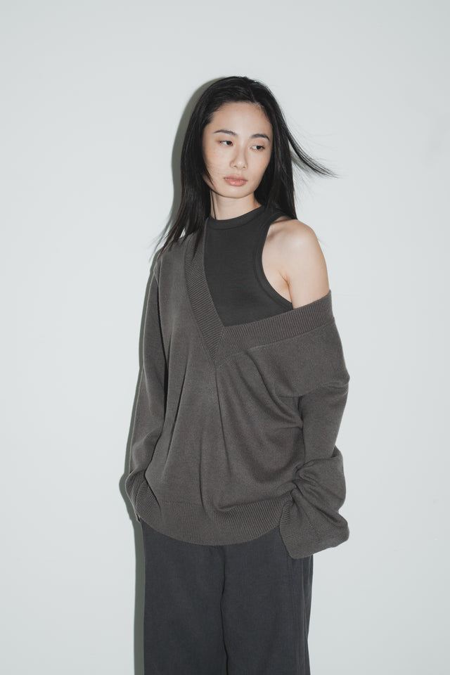 Stretch Vest with Slim Neck and Shoulders (Dark Gray)