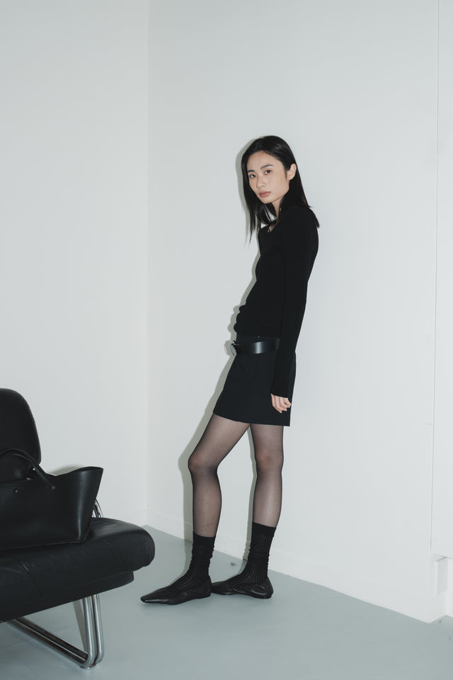 Premium 無縫羊毛針織衫-U領 (黑)