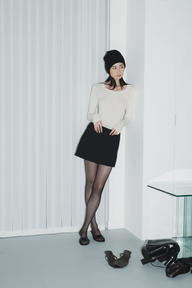 Premium 無縫羊毛針織衫-U領 (柔白)