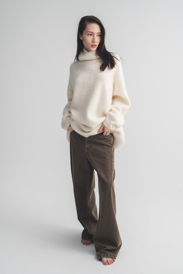 Long, oversized turtleneck sweater with raccoon fleece lining (soft white/light gray-blue)