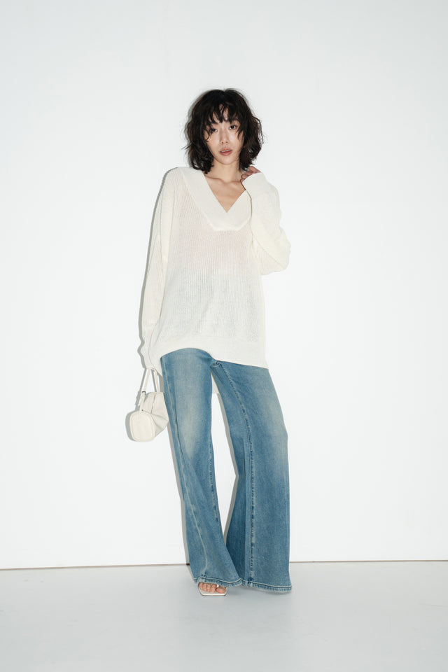Oversized 交疊V領針織衫 (柔白)