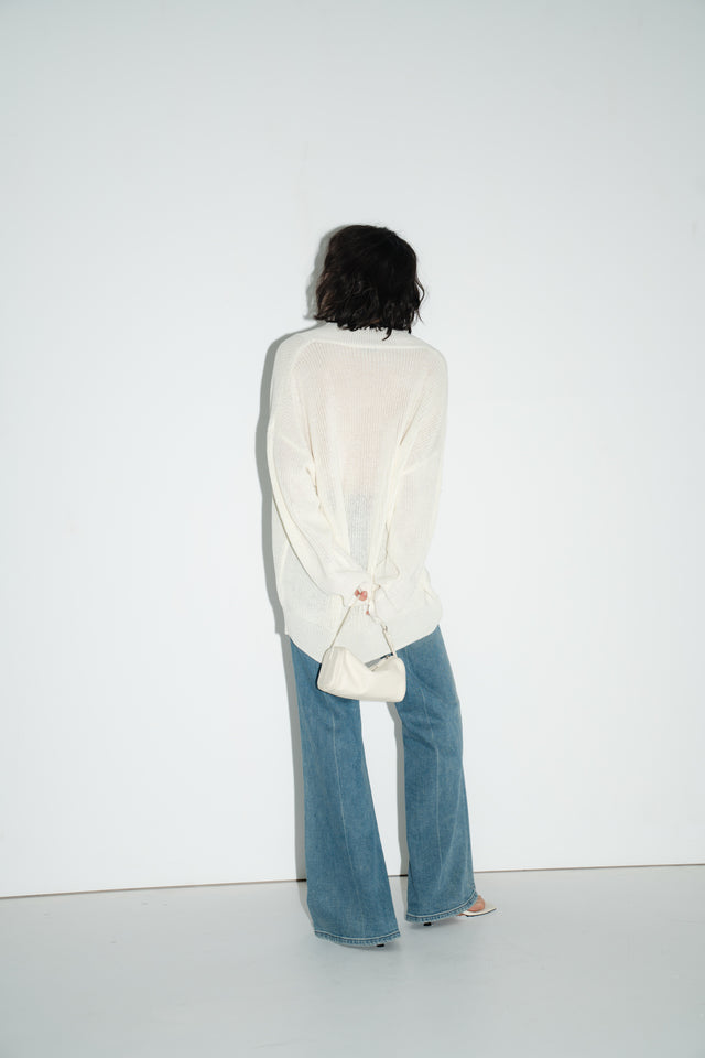 Oversized 交疊V領針織衫 (柔白)