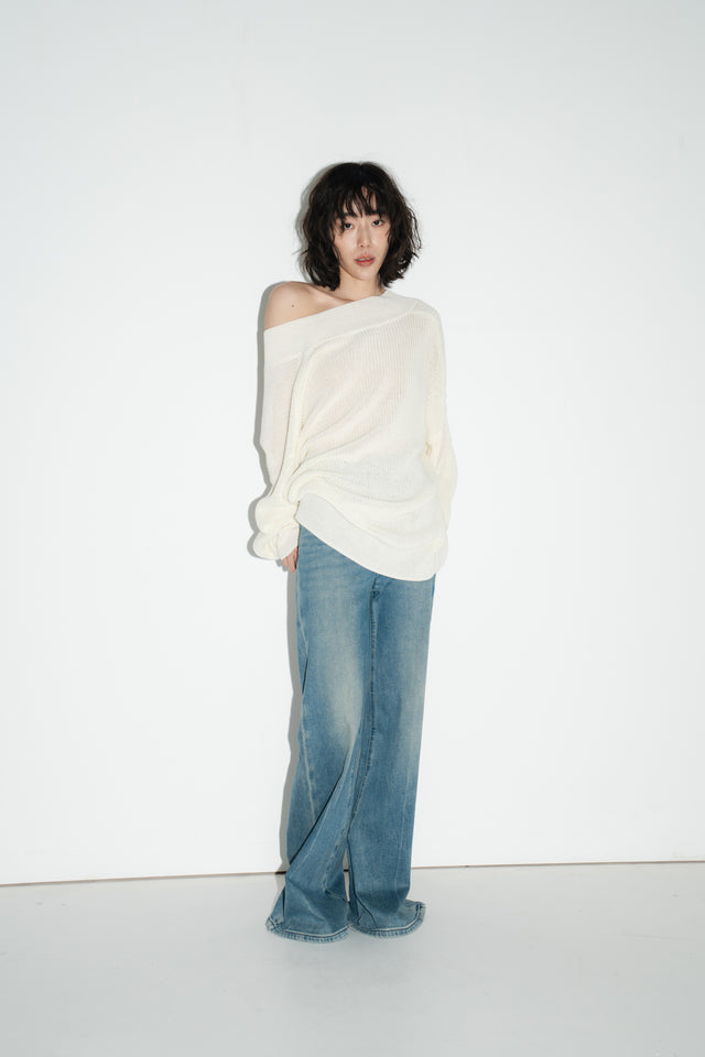 Oversized 交疊V領針織衫 (柔白)