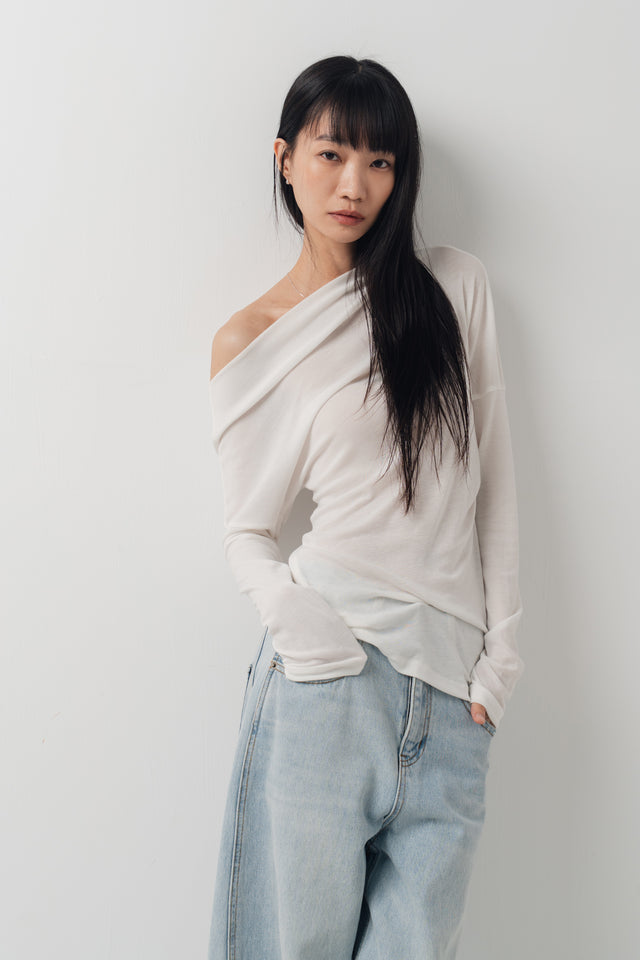 斜領美肩上衣 (白)