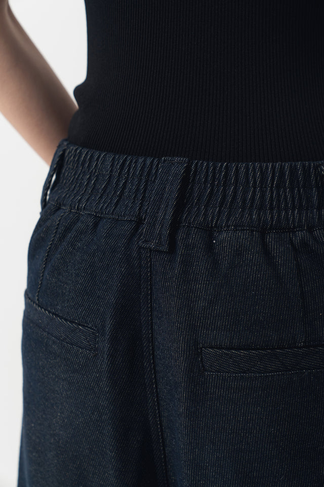 Ultra Soft 翻袋造型直筒丹寧褲(附腰帶) (深藍)