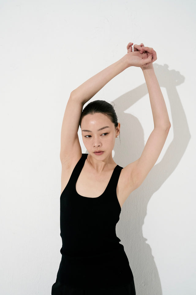 Silk Knit 夏日涼爽方U領針織背心 (黑)