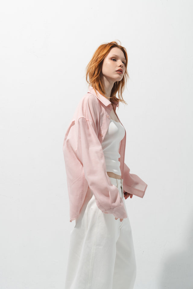 清透紋理弧襬襯衫 (淡粉)