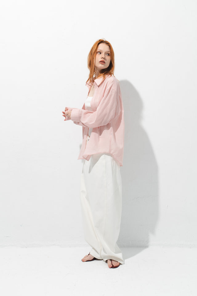 清透紋理弧襬襯衫 (淡粉)