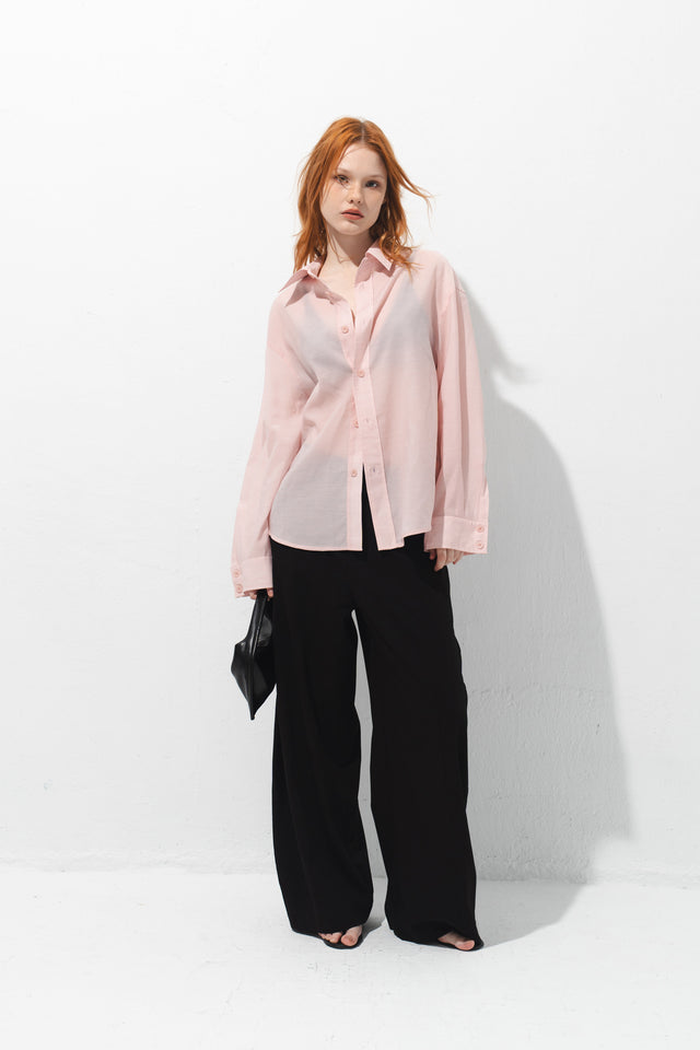 清透紋理弧襬襯衫 (淡粉)
