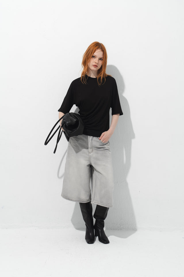 雕塑感堆襬Tee (黑)