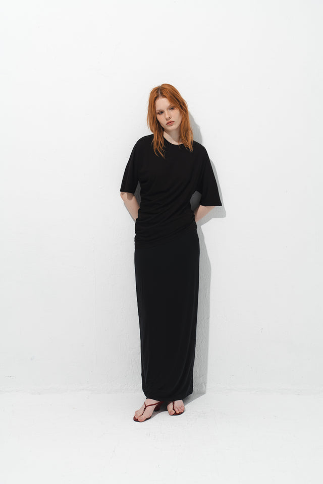 雕塑感堆襬Tee (黑)