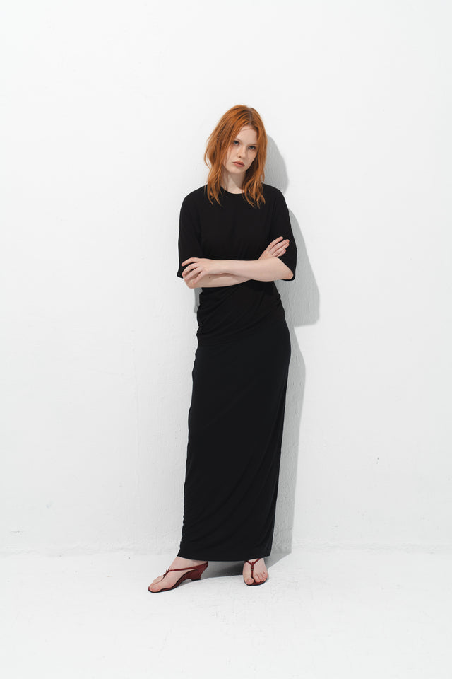 雕塑感堆襬Tee (黑)