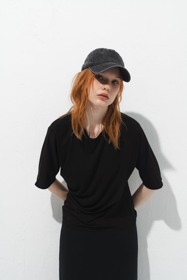 雕塑感堆襬Tee (黑)