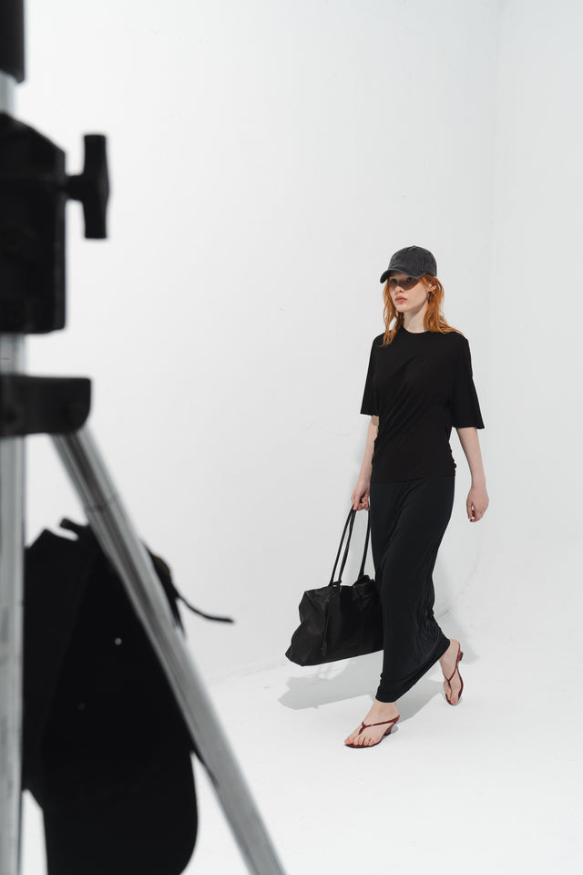 雕塑感堆襬Tee (黑)