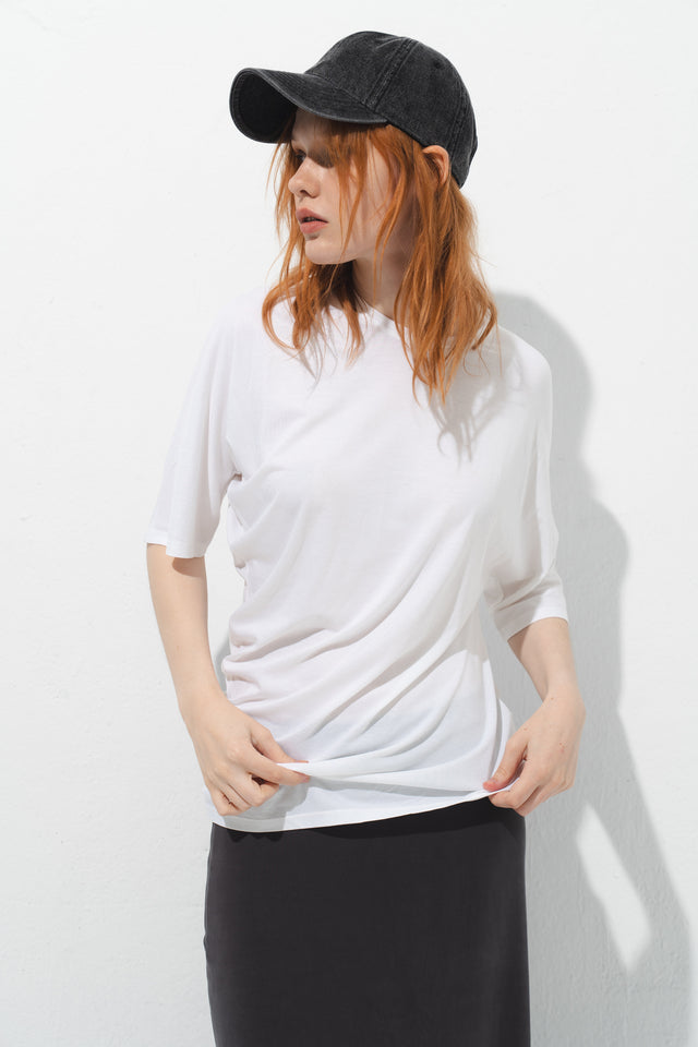 雕塑感堆襬Tee (白)