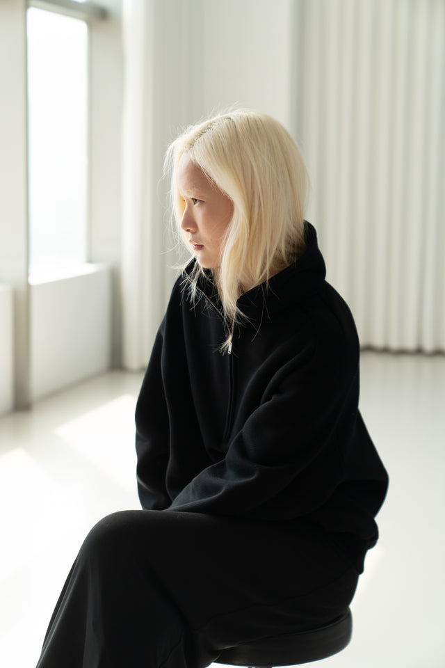 Unisex Soft Fleece Sweatshirt with 3D Shoulder Cut (Black)