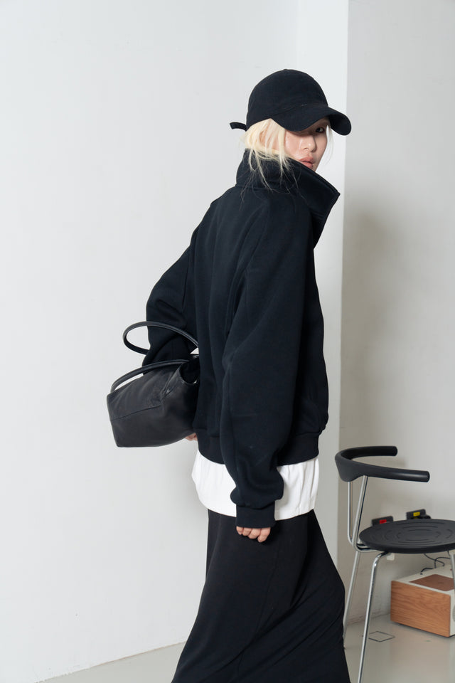 Unisex Soft Fleece Sweatshirt with 3D Shoulder Cut (Black)