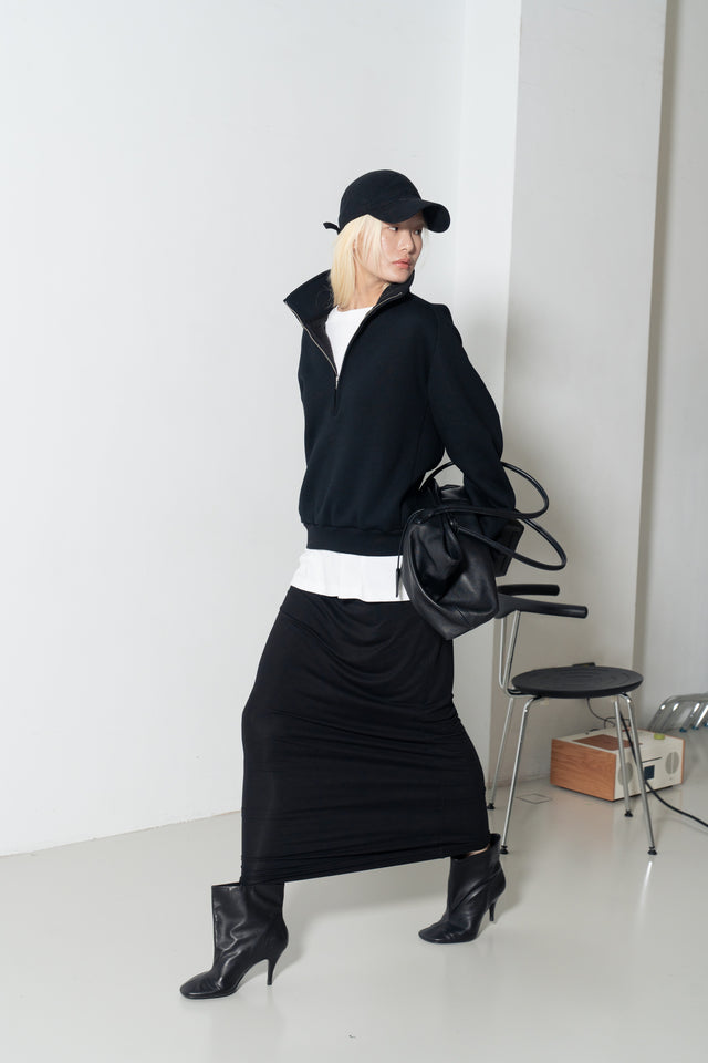 Unisex Soft Fleece Sweatshirt with 3D Shoulder Cut (Black)