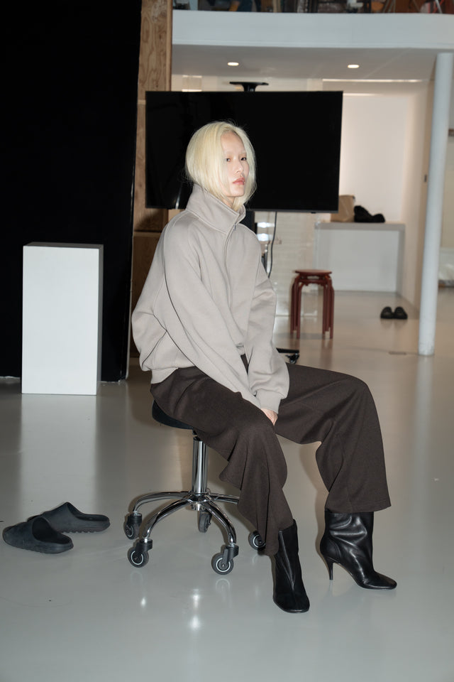 Unisex 立體肩裁線柔軟刷毛衛衣 (灰裸)