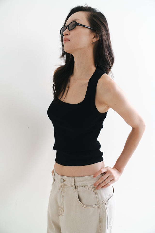 Silk Knit 寬邊大方領涼爽針織背心 (黑)