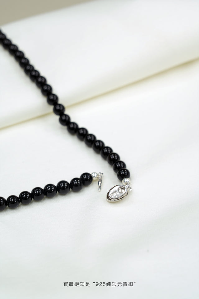 Natural agate clavicle necklace (black)