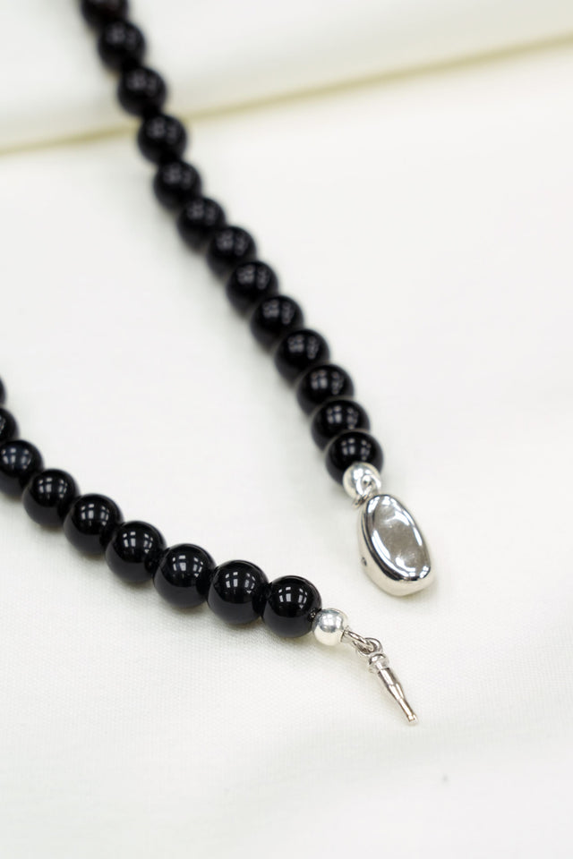 Natural agate clavicle necklace (black)