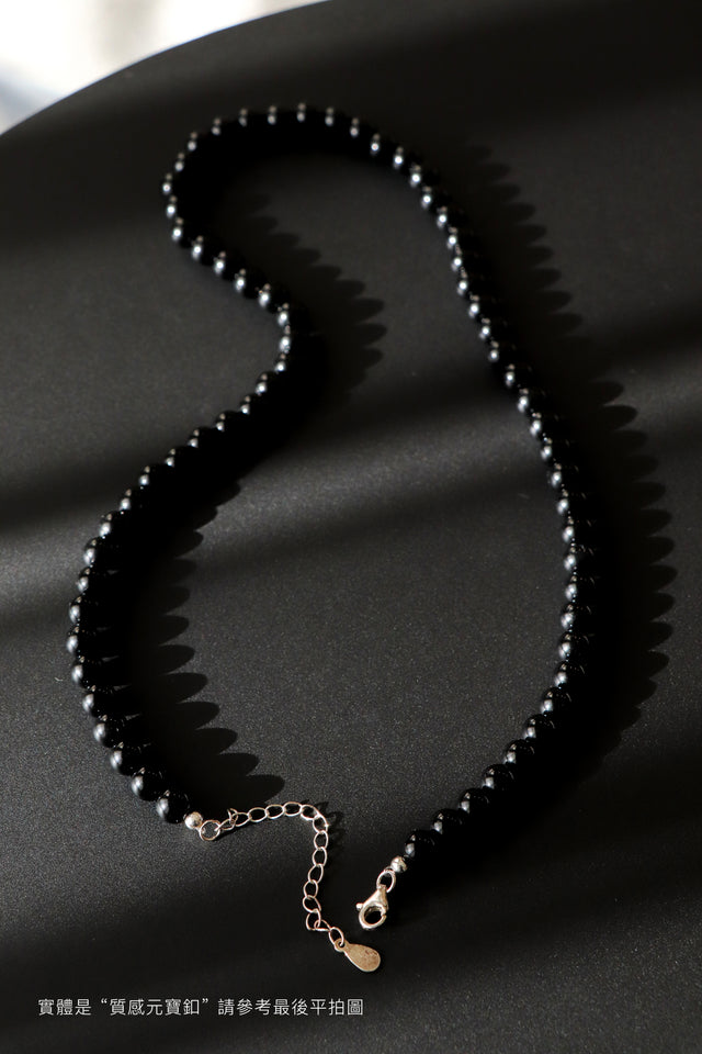 Natural agate clavicle necklace (black)