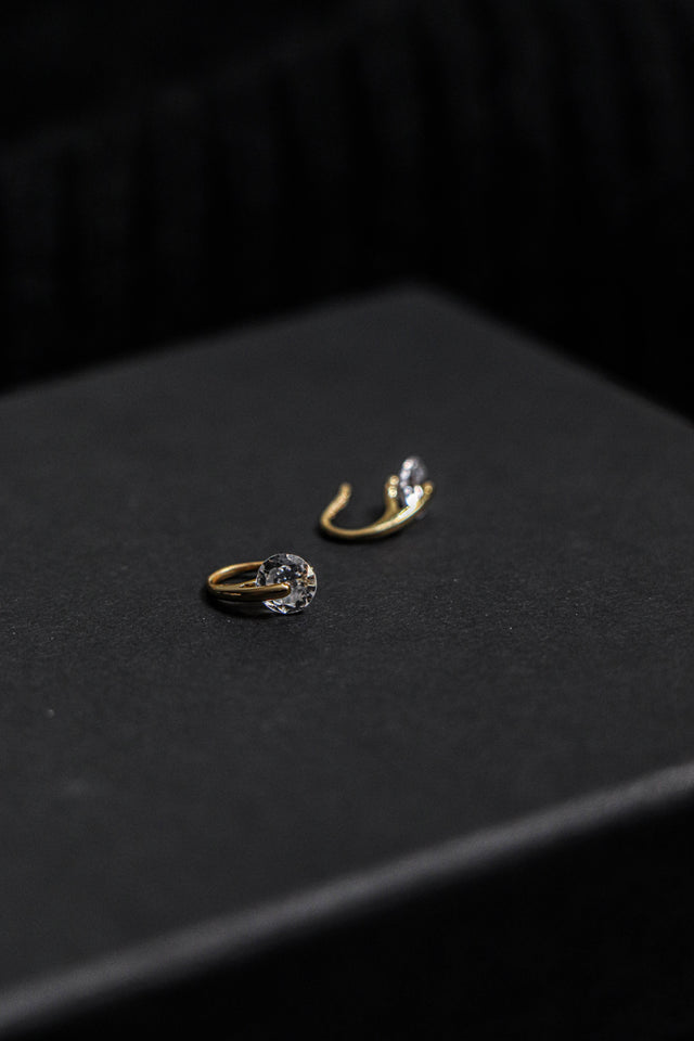 純銀耳環-small-round-diamond-sterling-silver-earrings