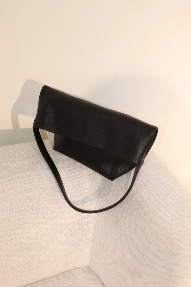水桶包-extremely-simple-shoulder-bucket-bag-black