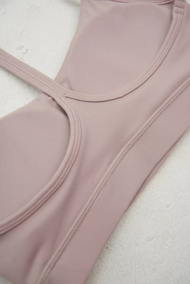 y-shaped-beautiful-back-bratop