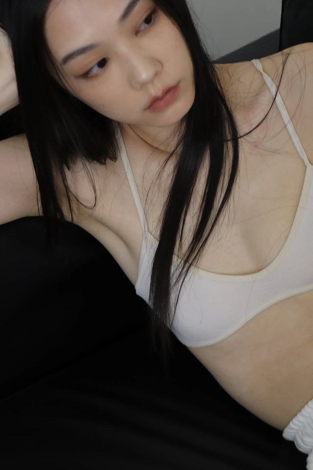 時髦弧線小內衣 (裸)
