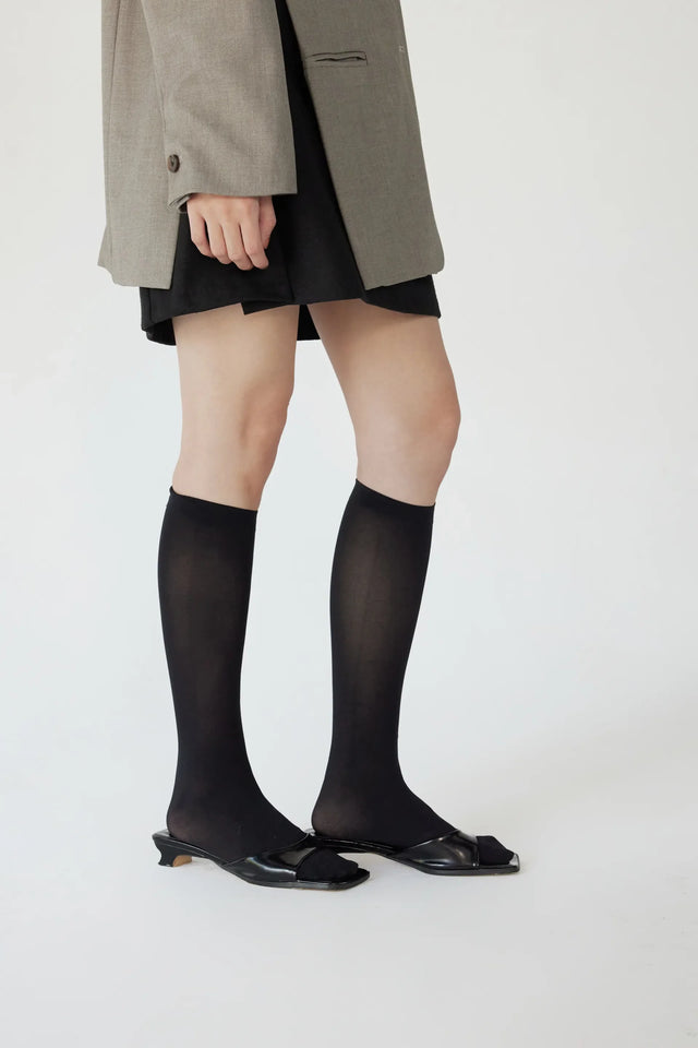 長襪-transparent-velvet-stockings-black-white
