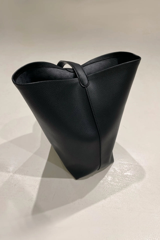 水桶包-extremely-simple-shoulder-bucket-bag-black