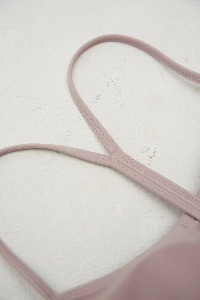 y-shaped-beautiful-back-bratop