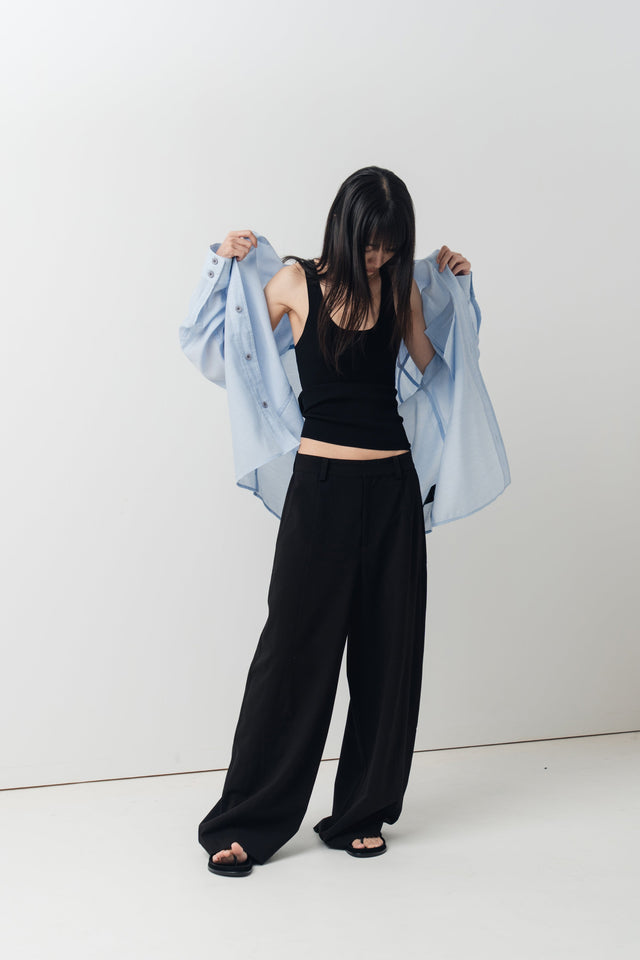 梨形身材穿搭指南：5個穿衣Tips＆季節穿搭範例，輕鬆打造修長感！