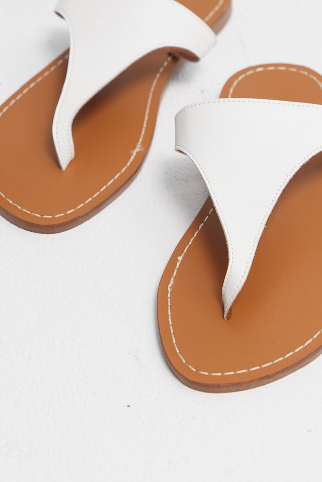 涼拖鞋-simple-thong-flat-sandals-white