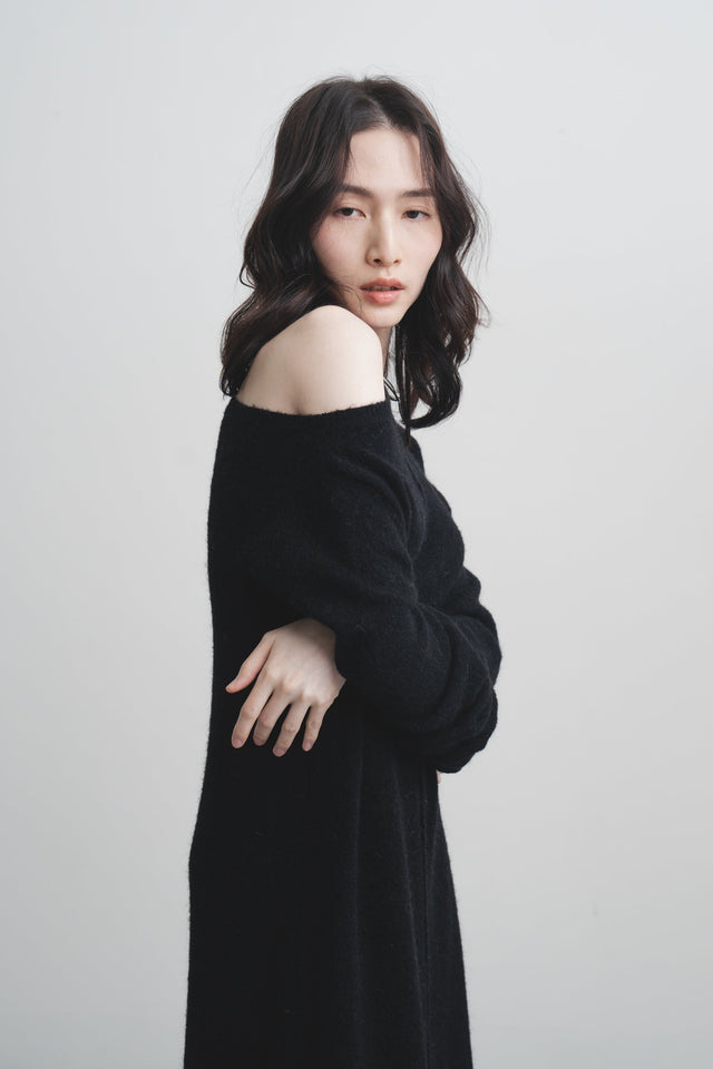 洋裝-one-line-slanted-shoulder-lazy-full-length-dress-black