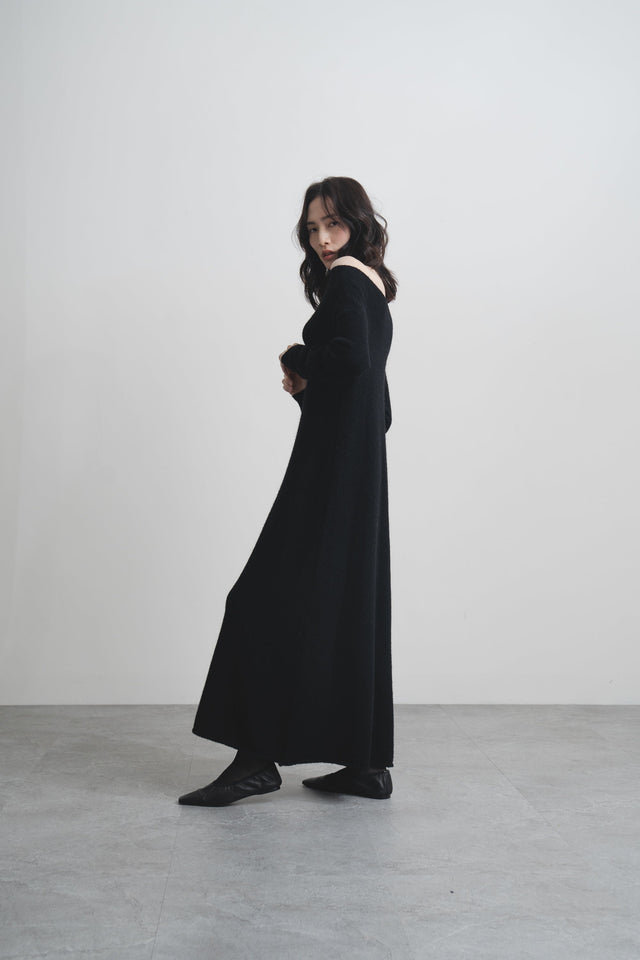 洋裝-one-line-slanted-shoulder-lazy-full-length-dress-black