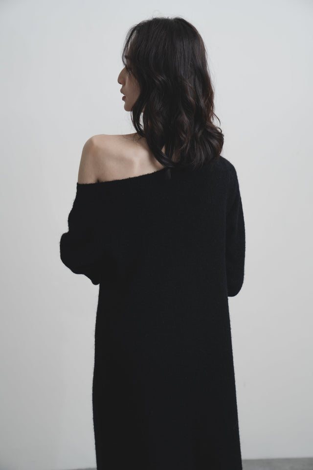 洋裝-one-line-slanted-shoulder-lazy-full-length-dress-black