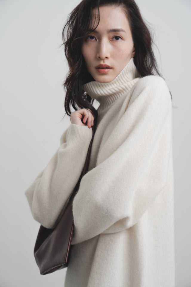 洋裝-ultra-fine-wool-curved-dress-soft-white