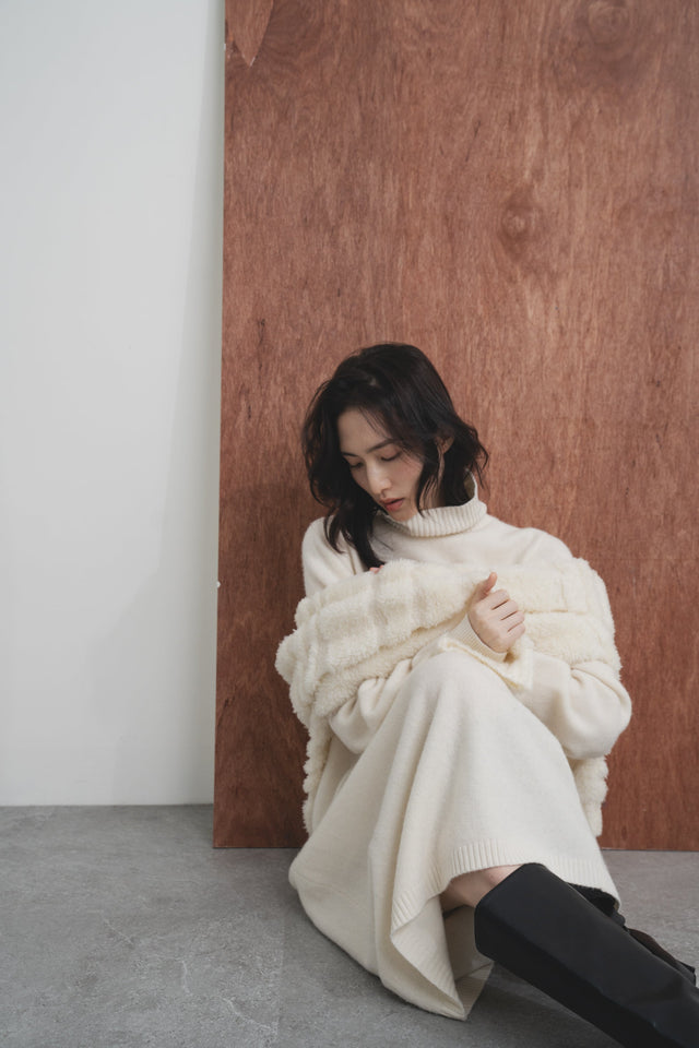 洋裝-ultra-fine-wool-curved-dress-soft-white