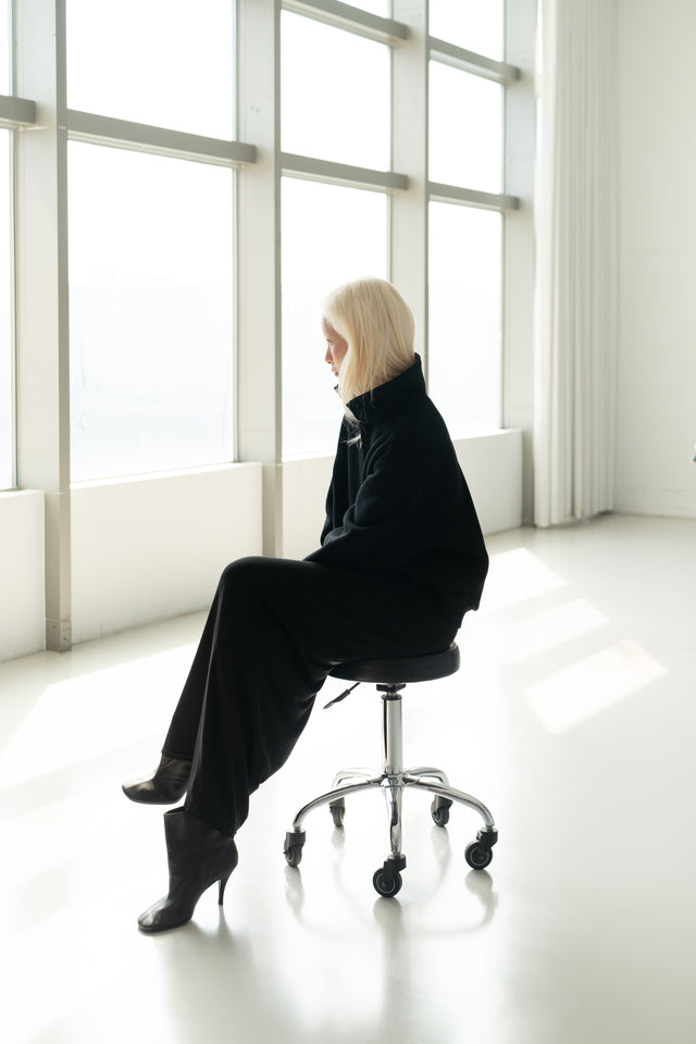 Unisex Soft Fleece Sweatshirt with 3D Shoulder Cut (Black)