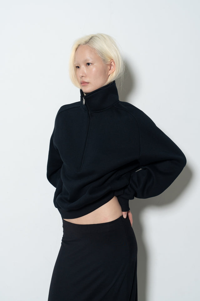 Unisex Soft Fleece Sweatshirt with 3D Shoulder Cut (Black)