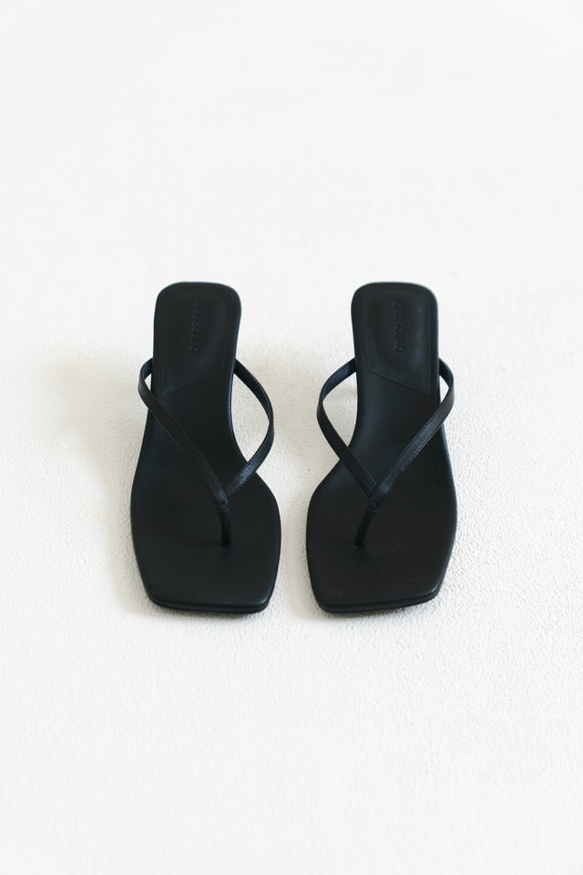 方頭羊皮夾腳貓跟鞋 (黑)