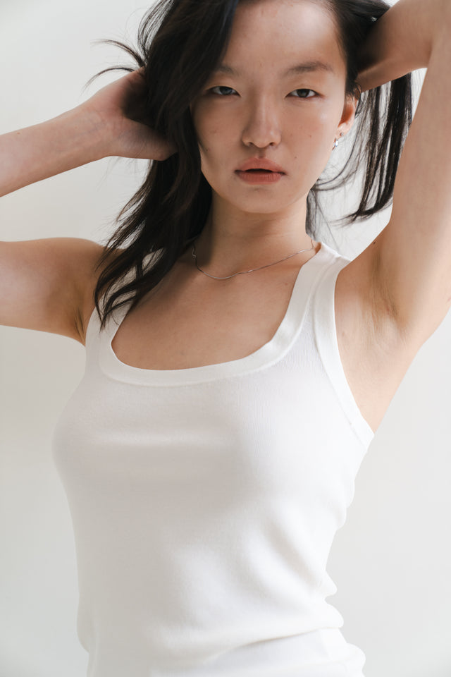 Silk Knit 寬邊大方領涼爽針織背心 (白)