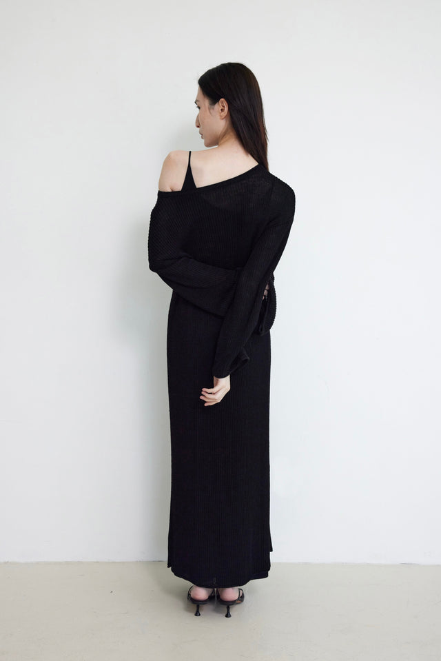 針織洋裝-tapered-shoulder-arc-neck-knitted-dress-black